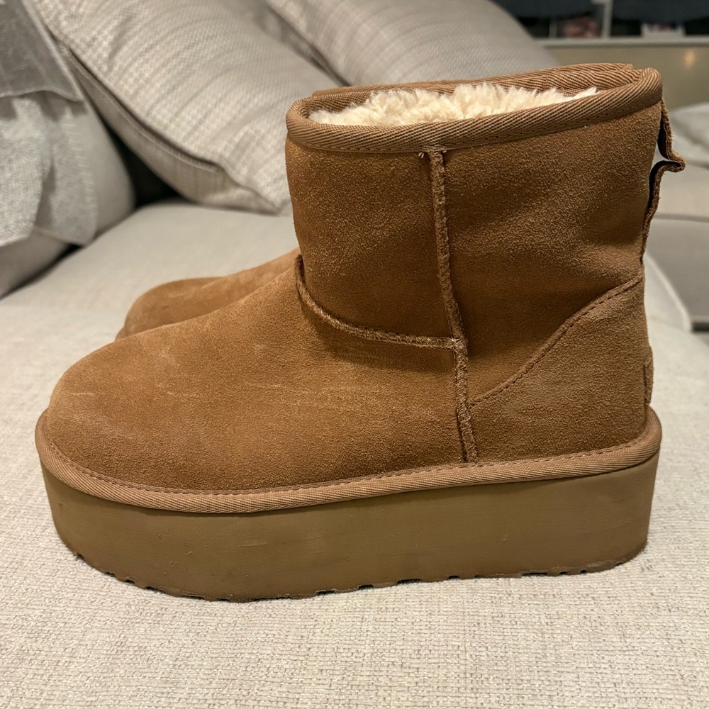 UGG Classic Mini Platform - Picture 3 of 8